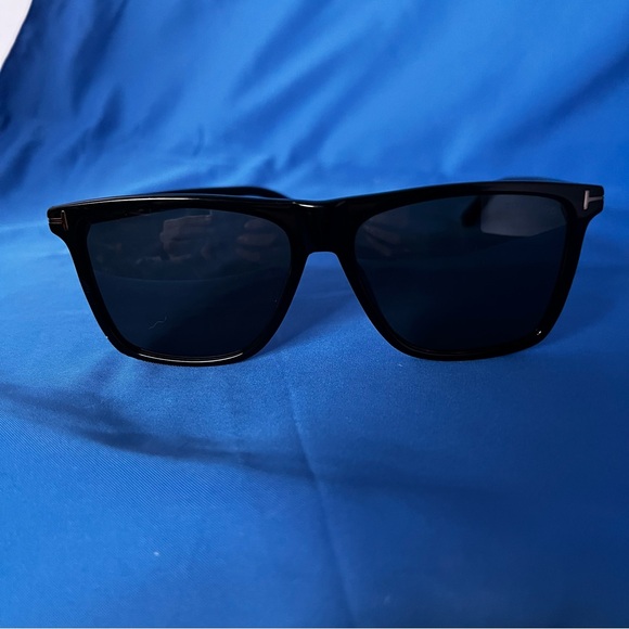 Tom Ford Black Sunglasses - Picture 6 of 10